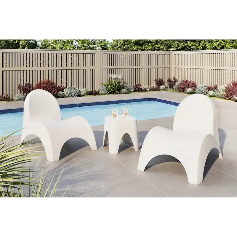 Angel Trumpet Chairs with Mallorca side table
